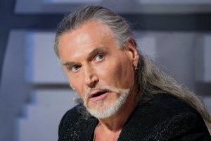 походу это чудовище сидело за рулем