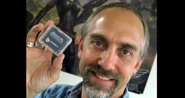 А они не задумывались, что полностью оцифрованная последовательность ДНК Хокинга включает и его болезнь?