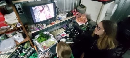 Нашел. Как мы от жены в гараже прячемся и кушаем мясцо под Иван Васильевич меняет профессию!