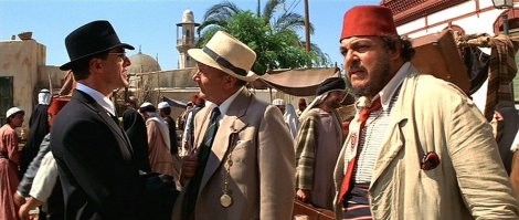 Ну, ты ж Индиану Джонса смотрел?
Там же видел, какого он роста?