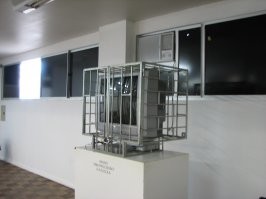 В актовом зале муниципальной школы (делал фото в 2006 году).