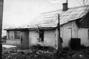 На пересечении улиц Живописная и Тухачевского. Дома вдали это д.5 к.4 или к.2 по Живописной улице. 1963 г.