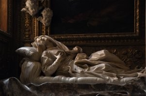 Ну да, зачем учиться у древних скульпторов, гораздо проще сказать "я художник, я так вижу", и сваять вот такое поделие....