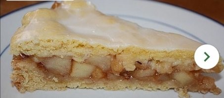 Иногда стоит просто внимательно читать
Так вот есть то, что можно в дальнейшем использовать,  например обрезки с бисквитов.

Готовые пироги с начинками, пирожные, где 2-3 слоя различных текстур невозможно переработать. 

А когда был в советское время только бисквит, масляный крем да песочка, то хоть по 100 раз из одного другое по кругу лепи.