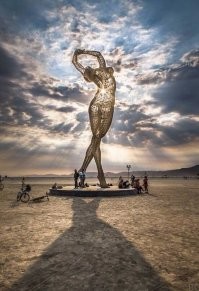 "Цирк уродцев": новые скульптуры в Нижегородской области стали посмешищем