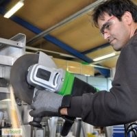 И тут такой дядя Миша...... а ну пропустите)))))