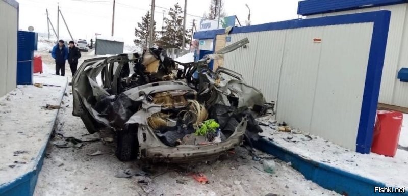 сам просто умрёшь регистрировать, придётся в течении месяца, через день околачиваться по конторам, денег надо 10-15 тр, если делать через контору (что бы самому только пару раз в гаи сходить) от 30 до 70, зависит от жадности ( выдающих разрешения, гаишников, самой конторы, степени вхожести). газ ставят таксисты, ибо им на всё пофиг, ради лишней копейки, экономически себя оправдывает при круглосуточной эксплуатации