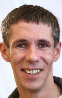 А вот этот, тайную комнату.