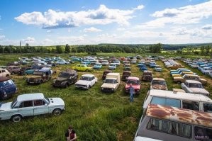 Про кладбище в Черноусово забыли уже:? А несколько лет назад такой срач был. Но мне там понравилось))