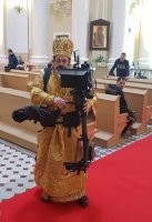 Ему бы больше подошла гармонь...