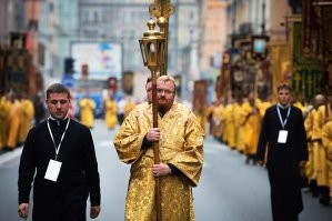 Виталику больше подошла бы гармонь