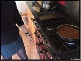 Автомобилистка? ТП! Если не уверена в своих способностях, хренас ты гонишь как в жопу раненая? Где тут моя любимая фотка? А вот она.