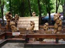 У нас в городском парке была композиция - черти льют воду на мельницу (у этой композиции даже какая-то сказочная основа была). Так религиозная общественность возмутилась - чертей убрали поставили мельников. 
Что называется было/стало