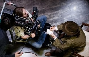 Не был ни разу. Видел на фотках... 
Вроде как на профи-камерах вектор объектива не проходит через лицо оператора...