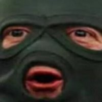 Голимый кич с неприятным и отталкивающим образом.