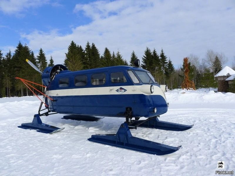 в СССР к микроавтобусу пропеллер приделывали ... с лыжами ... 
аэросани Ка-30 ...