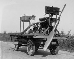 У хипстера еще мангал на борту.