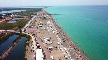 Евпатория, Саки, Беляус -один сплошной песок