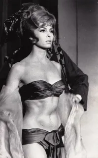 Напомнило:
Мужчины, не раздевайте женщин слишком быстро - они не успевают втянуть живот
Эта успела