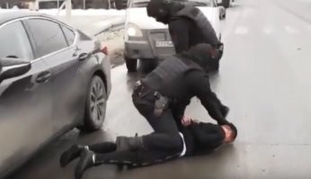 Возмутился жестким задержанием))) тебе ещё повезло...