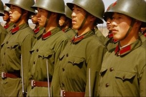 Никогда такого не было, и вот опять! На фотографиях силы специальных операций пограничного корпуса ПАКИСТАНА, у них на вооружении принят китайский автомат. У Пакистана с Индией постоянный пограничный конфликт. На фотографиях, странно, не видно лиц, затемнено, но! А вот китайцы (обратите внимание на каски):