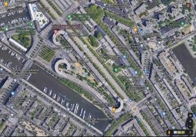 В Роттердаме тоже любят всякие фигурки из домов повыкладывать.
Например дом - скрепка. Или просто красивое.