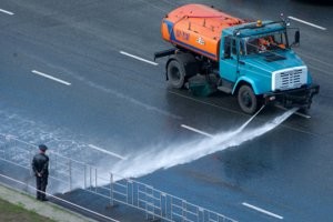 Чисто не там где не мусорят, а там где убираются.