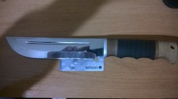 Разве это нож? Вот нож. Но правда ножны пролюбил когда за грибами ходил, новые руки не доходят сделать, лежат подготовленные заготовки из вязы, но что то дальше дело не идёт.