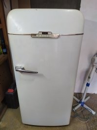 Кто помнит эти немые холодильники?