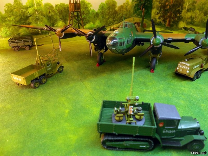 Компрессора и аэрографа нет. На смывки, пигменты и прочую роскошь нет денег. Акриловые краски ХоМа и кисточки.