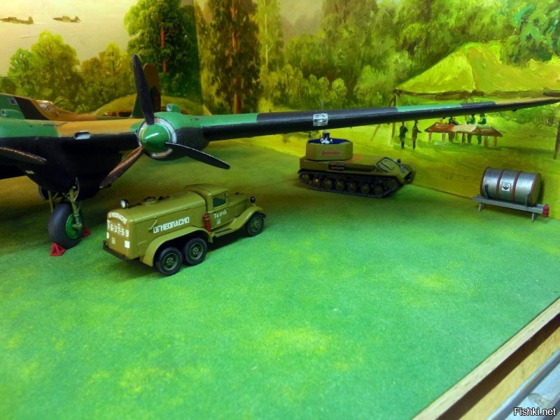 Компрессора и аэрографа нет. На смывки, пигменты и прочую роскошь нет денег. Акриловые краски ХоМа и кисточки.