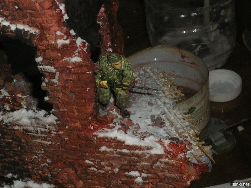 ''Трубач'' в своё время мне понравился, в студенческие годы особо на расходники не разгуляешься- гуашь смешанная с ПВА, Железобетонно, немного соды ввиде снега, немного работы с гипсом что бы получить кирпичное здание, ну и фото на тапок, ээээээхххх были временаааа, да что вспоминать!...