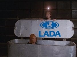 Автомобили очень дорогие нынче, вот и приходится на эцихах передвигаться. С гвоздями.