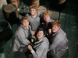 Это сироты! Тяжелое наследие царского режима...