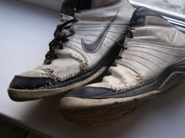 А я свои к зиме починил.
Теперь - как новенькие...