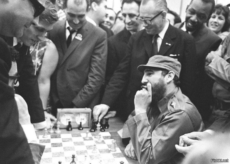 Эрнесто Че Гевара участвует в сеансе одновременной игры
