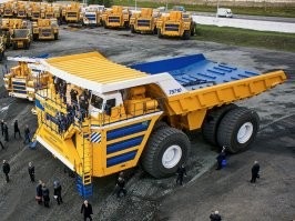 Они просто бестолковые. А вот он реально крут.
