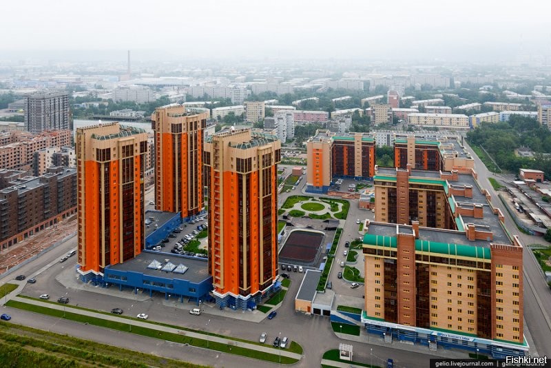 У тебя в мозгу?   Очень крутые фото с интересных ракурсов,  тлен тут только альтернативно одаренные до.лбо.еб.ы могут углядеть.  

И да,  Красноярск,  он слегка не такой, как на одном  фото.  с унылыми пятиэтажками.