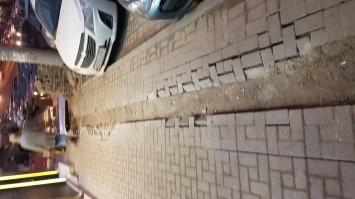 Ремонтировать тротуары это конечно же здорово, Если бы еще не только в Москве. Был в Ростове в 19м году, вот этот пи....ц на центральной городской улице - проспект Буденовский. Две недели что я там провел ремонт не завершен. Я подозреваю потому что гор бюджет Ростова на душу населения в 7 раз меньше чем гор бюджет Москвы на каждого москвича. Денег нет но вы держитесь.