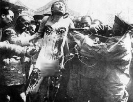 Не знаю что они там жрут,но в башке у них точно каки.