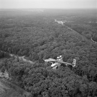 Это не "Самолёт вертикального взлёта". Это конвертоплан. И не самолёт и не вертолёт, а винтокрылый летательный аппарат  )