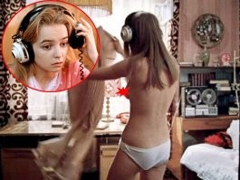 Вот точно такой магнитофон был у меня в юности...