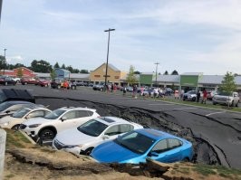 Тогда США и Канада лежат ниже канализации.   А ведь это страны первого мира.  
   Ты еще про скрепы что-нибудь ляпни ДБ.  
----------------------------------
Как тебе?  Или это другое,  До чего довел США Собянин.  Нигде ливневки не сделал.