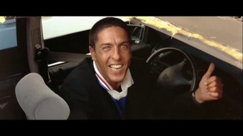 Молодые да рисковые: молодежь едва не отправилась на тот свет, устроив «шашки» на дороге