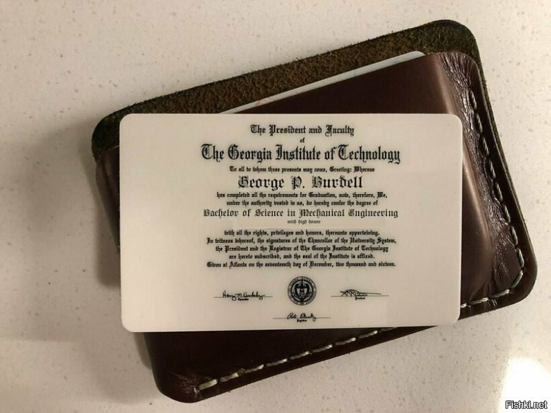 Зачем нужна в бумажнике такая копия диплома?