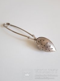 Ложка для заварки и у меня есть. Только устроена чуть по-иному. Вот такого типа.