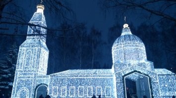 Раскупят всё ! У нас тоже пускают из Иваново  в Шую рождественский поезд +пара вагонов-ресторанов 20-30 годов ,  но билетов на него не купишь,  их раскупают тур фирмы и загоняют уже в пятеродорого !