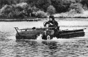 завод выпускал санитарные транспортёры, ЛуАЗ-967   Транспортер переднего края. Амфибия на которые должны были вывозится с переднего края под огнём -2 носилок с ранеными, вот поэтому он всё может, он даже плавать мог  а Гражданская версия это уже в нагрузку