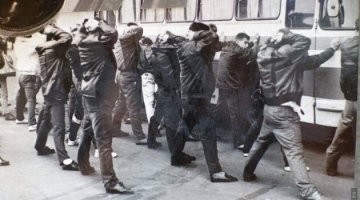 Просто оставлю здесь. Интересные фотки из 90х.