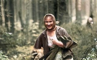 Охотница на топорков... 
Русская версия.